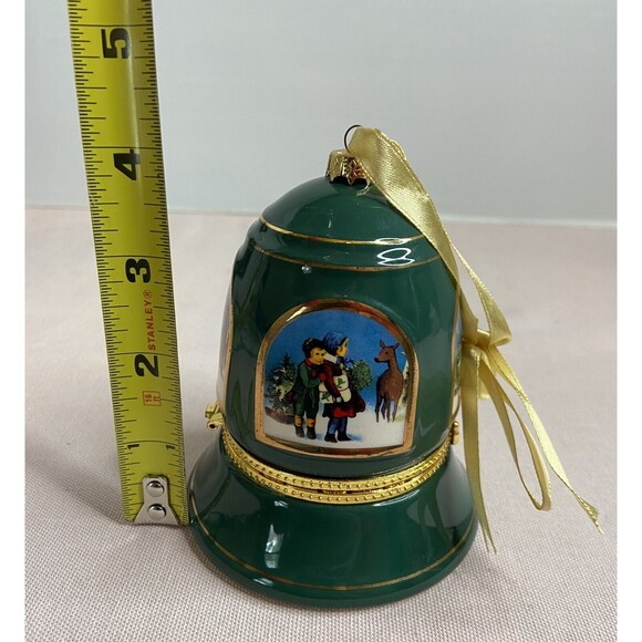 Mr. Christmas Bell Ornament Music Box  Plays Silent Night Green & Gold. - Picture 4 of 8